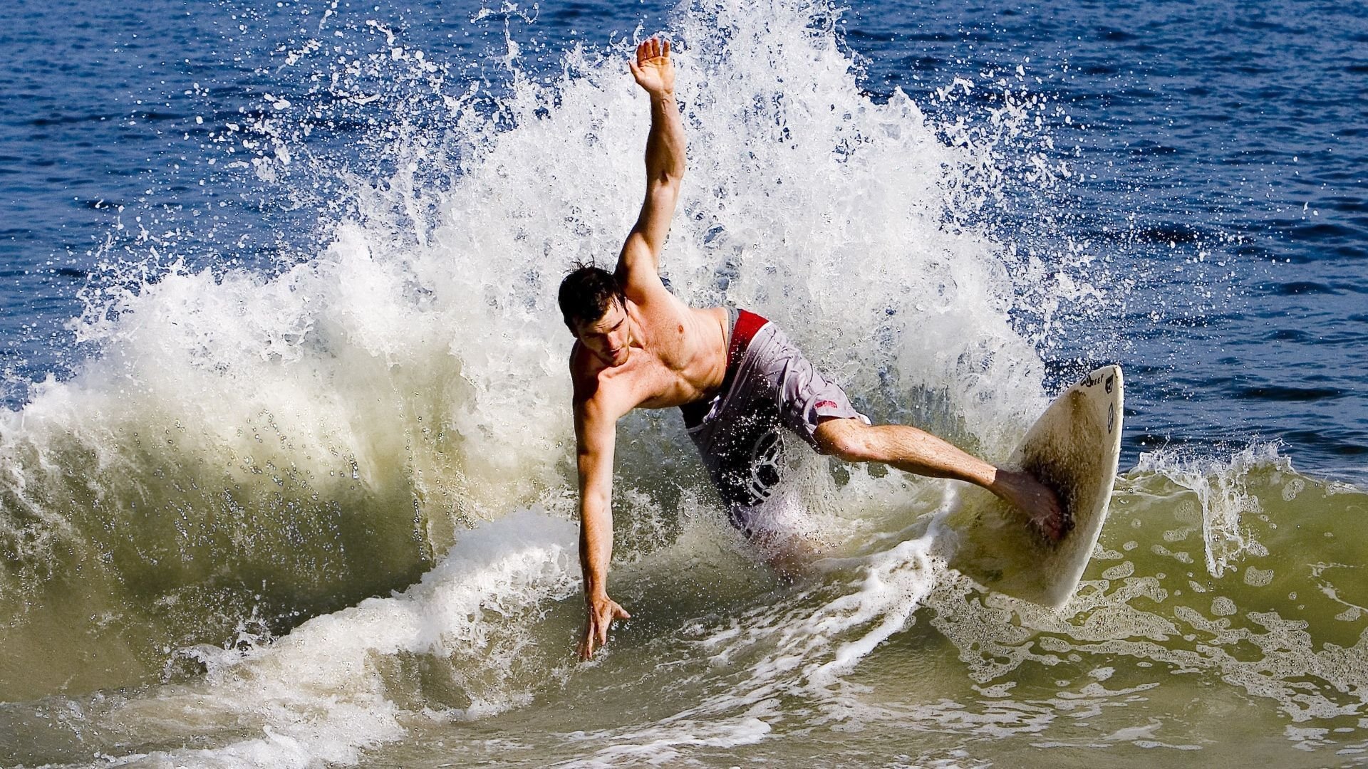 开云·体育官方网站入口-跳水表现亮眼吉尔吉斯斯坦获高分，吉尔吉斯斯坦降水